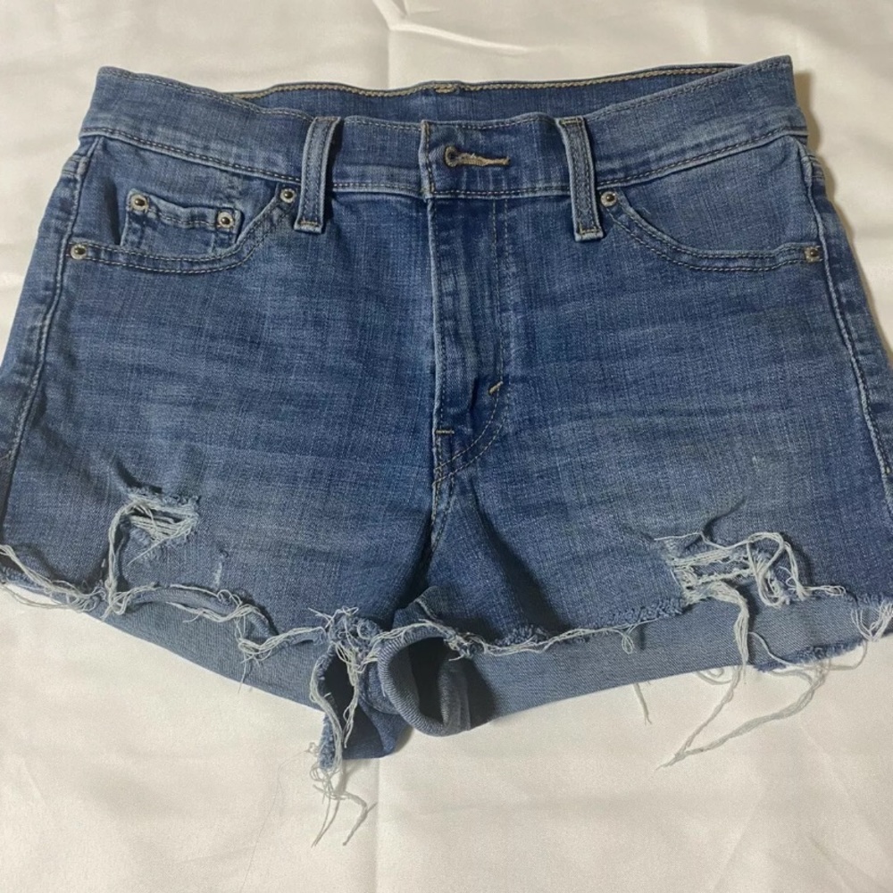 Levi’s 505 women shorts size 26